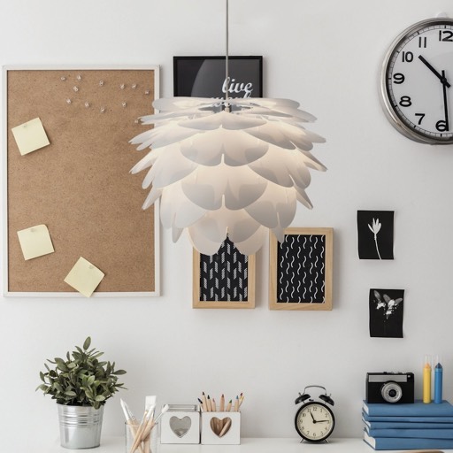 Biały abażur do niedużej lampy sufitowej do małych wnętrz. Zen Mini